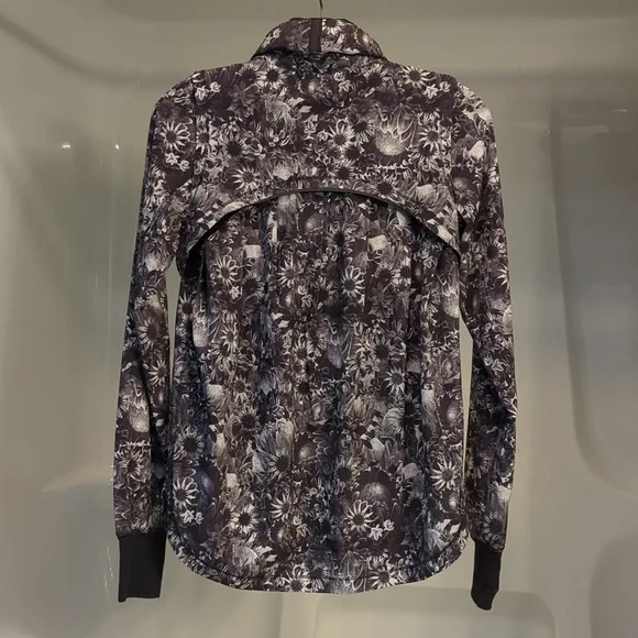 Lululemon Jacket - Picture 5 of 6